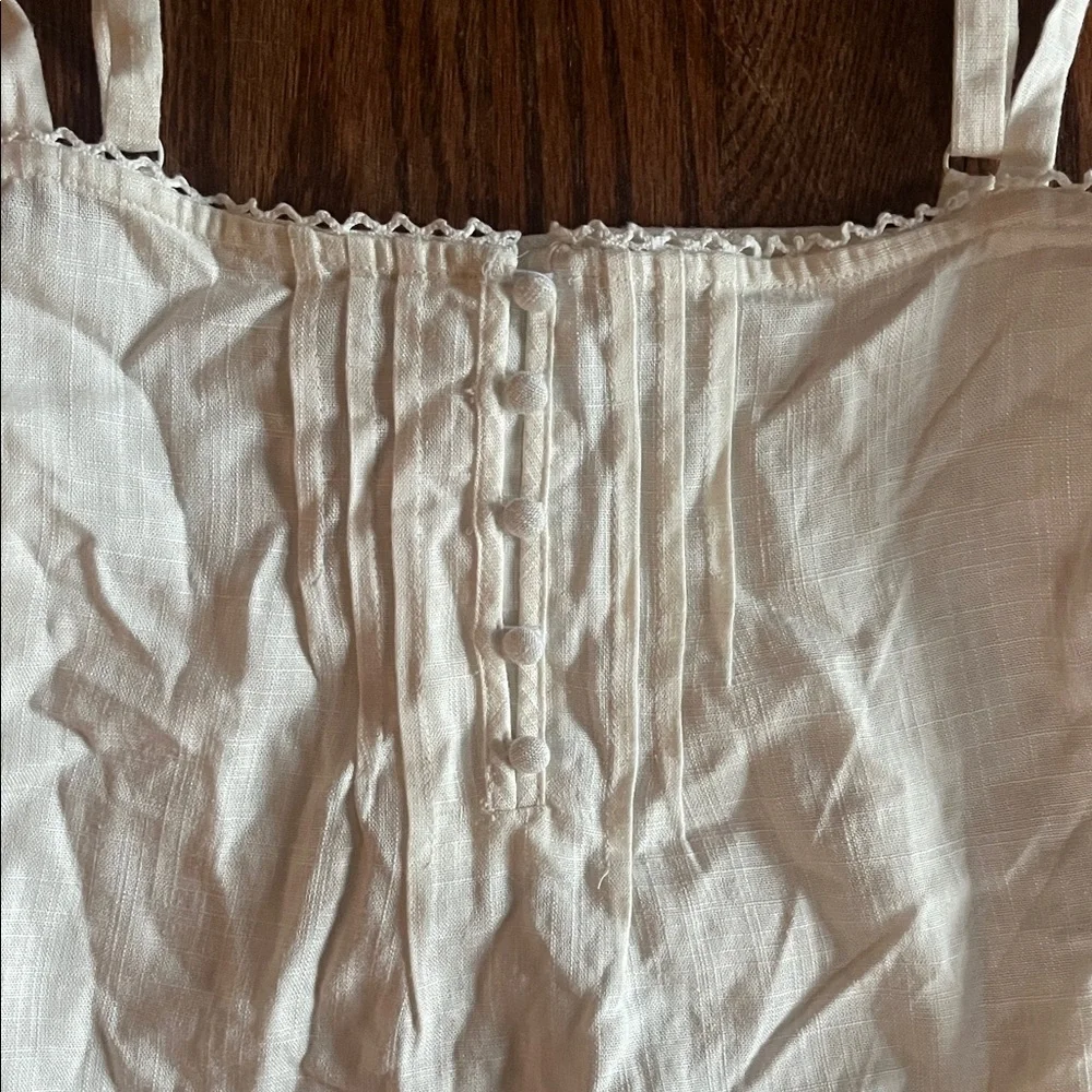 Perfect Linen Tank - Picture 2 of 5